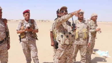 بن عزيز يؤكد من الجوف على استمرار المعارك حتى تحرير اليمن كاملة